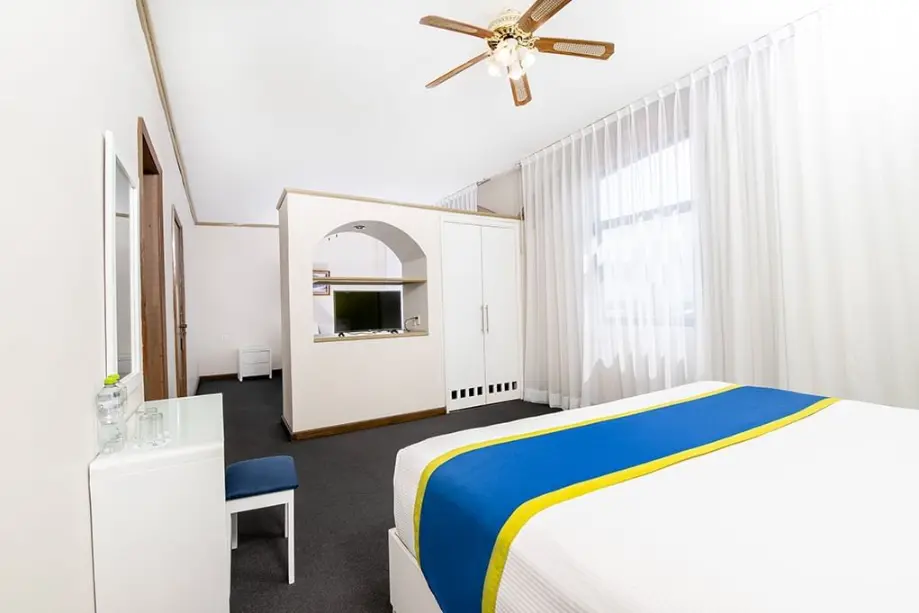 Junior suite with king bed and sofa bed